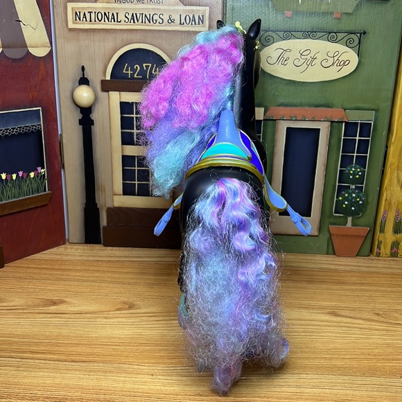 Vintage 2002 Kid Kore Rainbow Horse with Crown & Saddle L 9” x H 10.5” - Picture 9 of 13